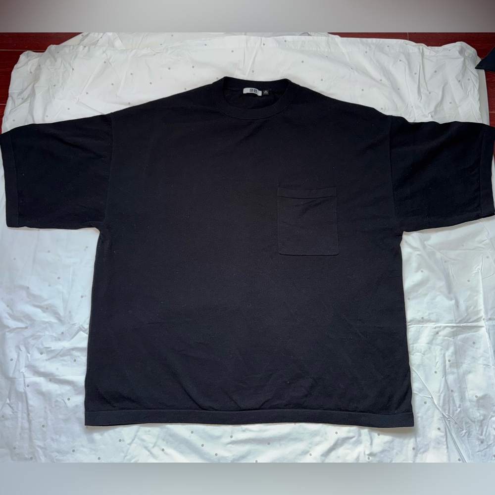 Uniqlo Black Crew Neck Tee